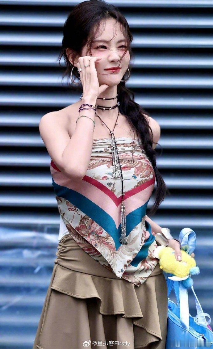 孟子义孟子义李一桐好六上班女神降临孟子义李一桐hi6路透甜晕你好星期六
