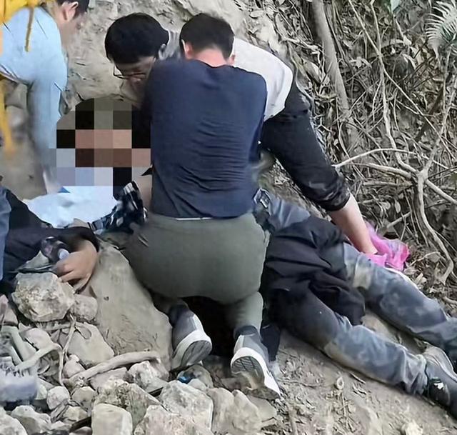 官方确认一游客徒步望郎归遇难 目击者: 事发地无信号