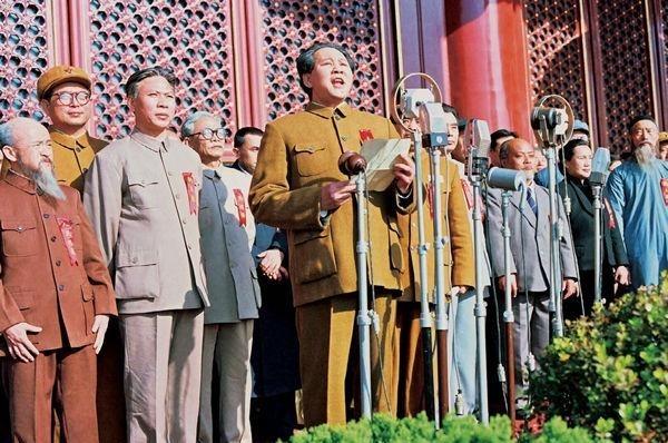 抗美援朝时期，蒋介石在台湾家里得到了毛岸英牺牲的消息，原本以为蒋介石会幸灾乐祸此