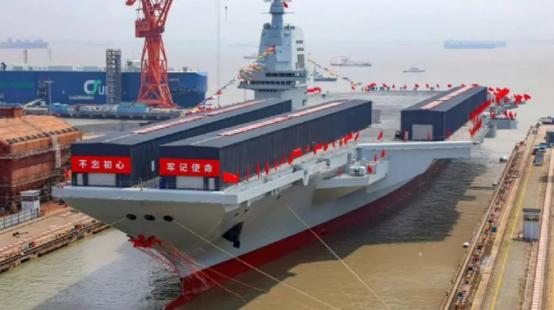 外媒：世界最大航母要来了，中国抬高航母门槛，美国怎么办？外媒称，卫星图像显示