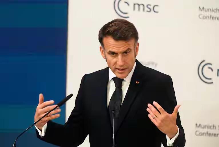 小马哥喝酒都不吃菜的吗？大清早就喝成这样？每个人都应该向欧洲学习？学习啥？