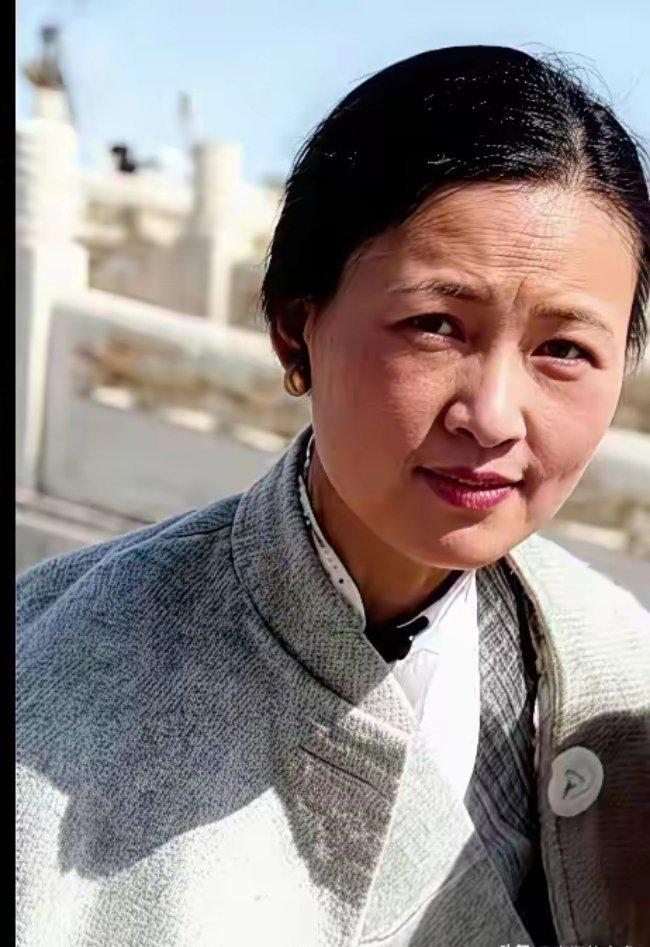 林徽因晚年素颜照，美人也老了