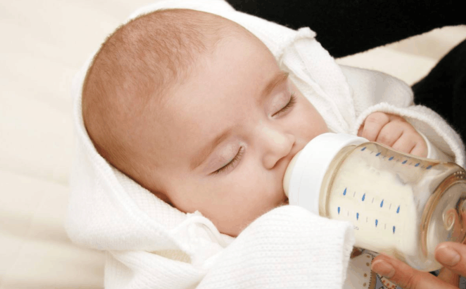 都说母乳是宝宝最好的营养物, 但这个宝宝吃母乳反而得了这个病?