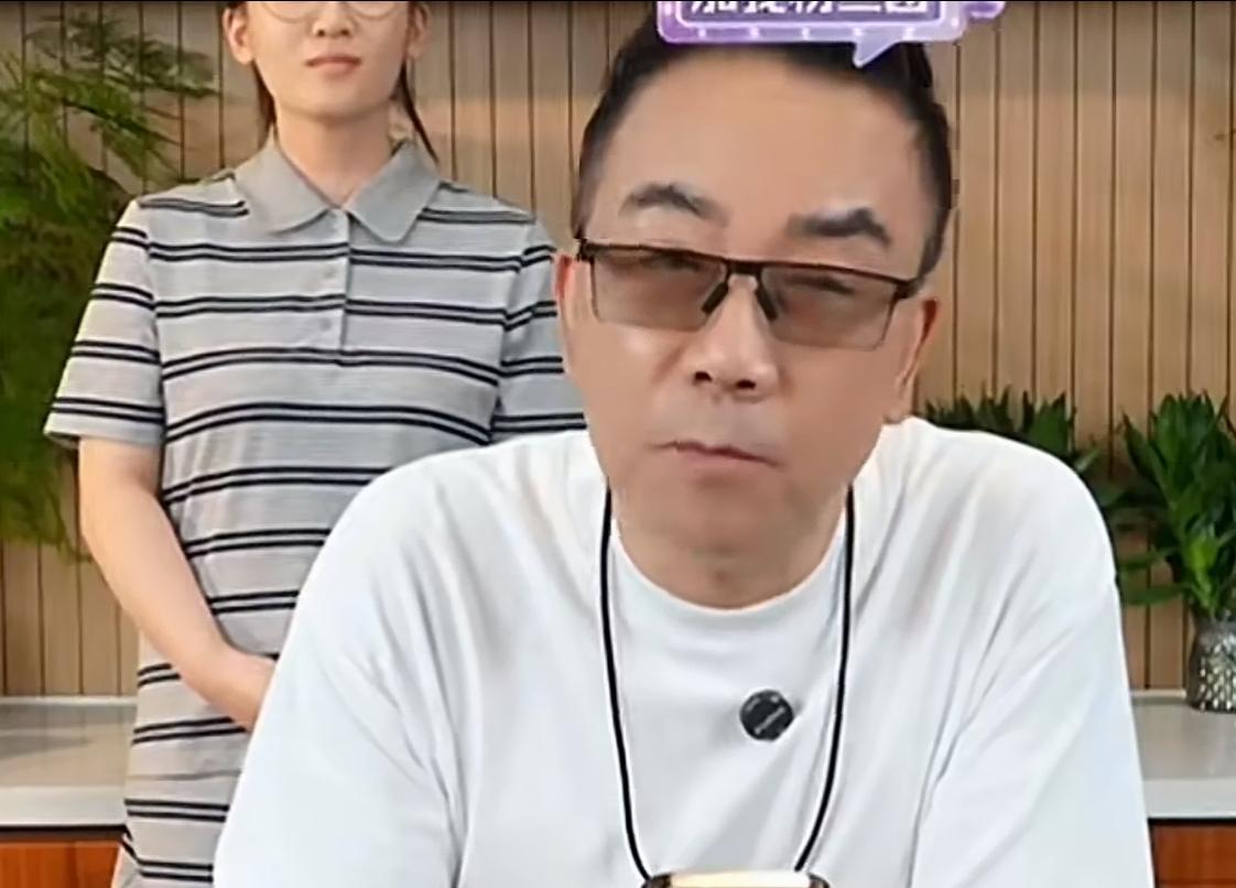 杨议宣布不再提郭德纲，及时收手是明智还是无奈？杨议在他的直播重表态，以后不