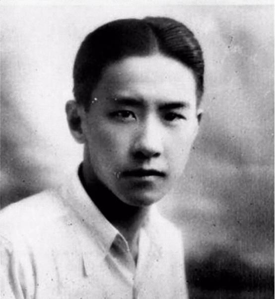 1907年，72岁慈禧看上袁世凯的17岁儿子袁克文。她问袁世凯愿不愿意把儿子留给
