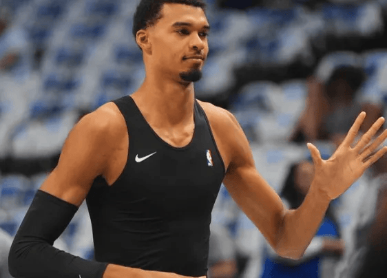 文班亚马: 卢卡对比赛的掌控程度无人能及&哈珀是我们的宝藏