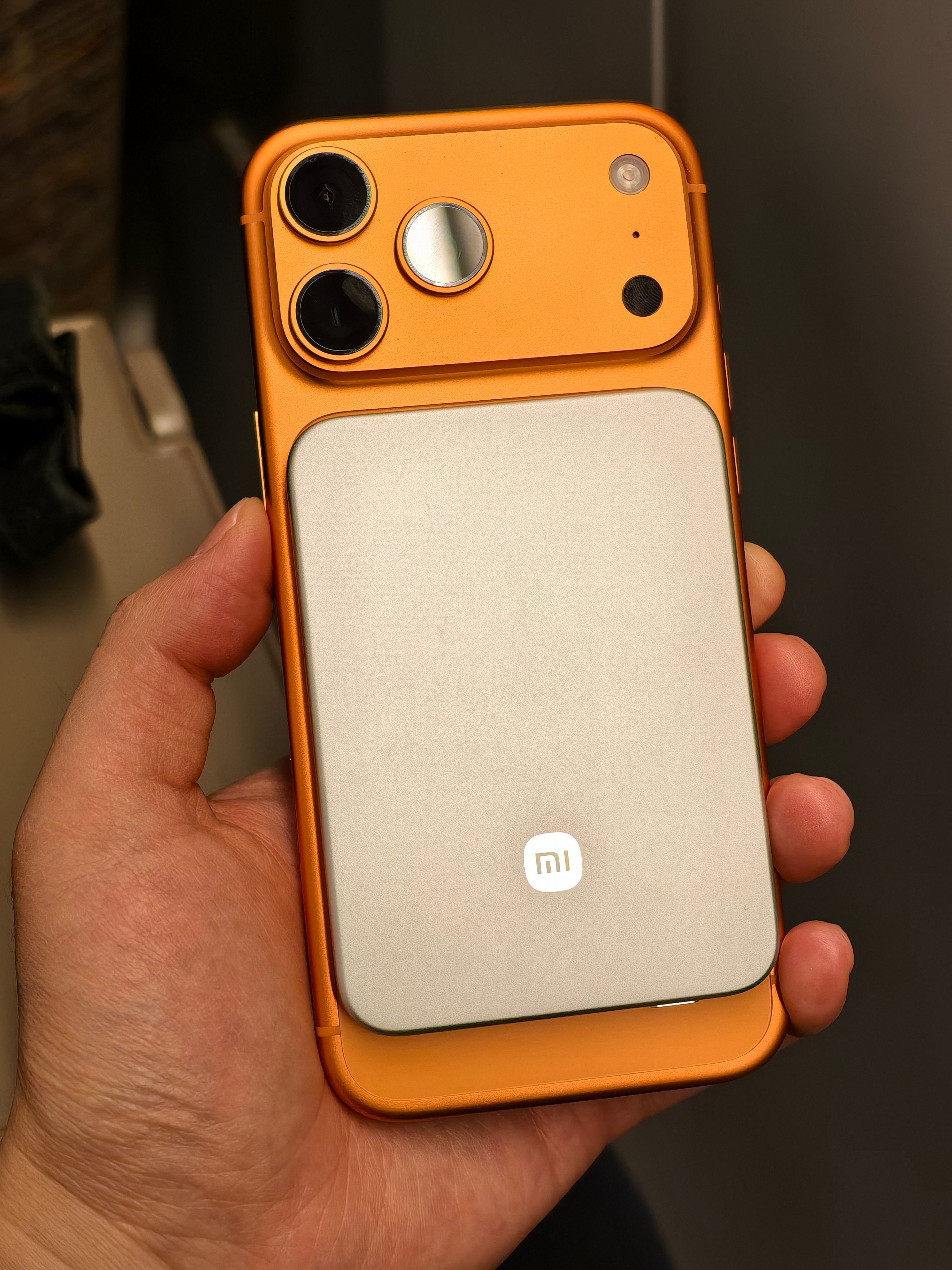 小米的这个无线磁吸充电宝5000mAh金沙江适配iPhone17ProMa