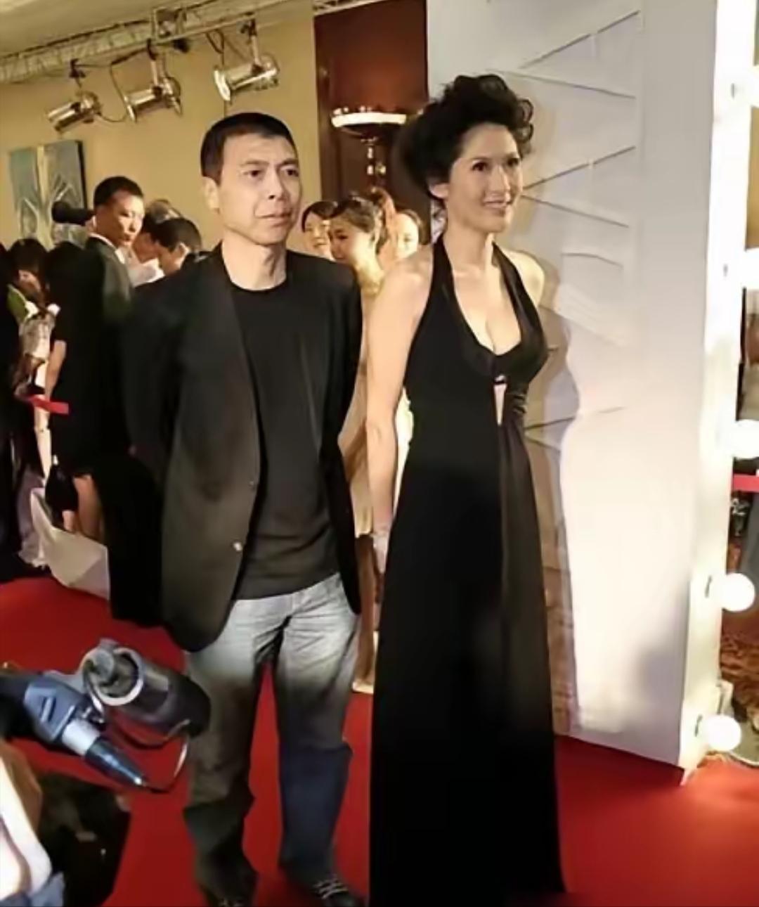 15年前，徐帆砸了沈星的豪宅。15年后，沈星还住在那套4500万的半山区房子里。