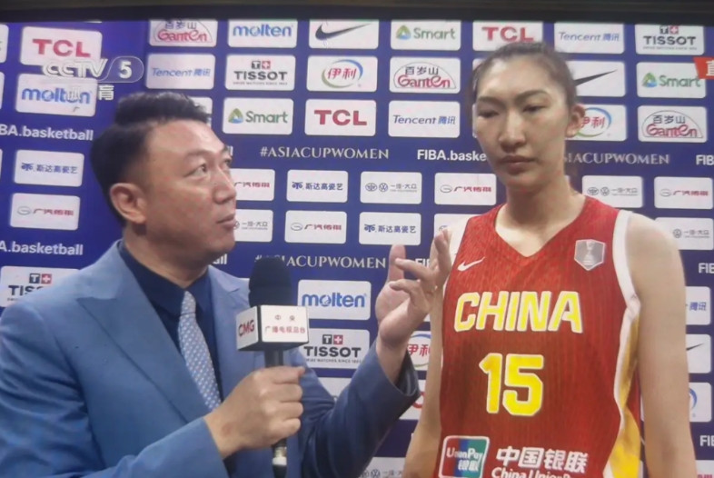 女篮今天将失利的怒火全部撒在韩国身上，上场的队员放开手脚大干，老将王思雨有点杀疯