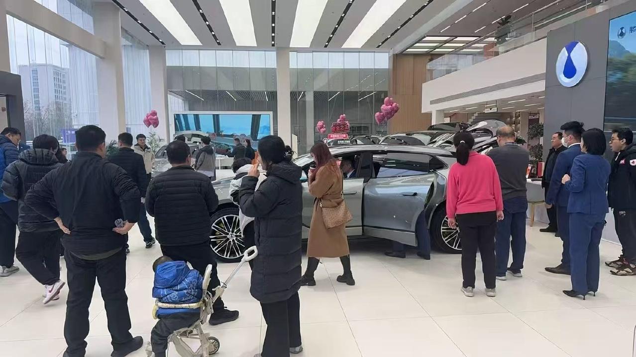 比亚迪闪充革命，竟然有点石成金的奇效。谁能想到，早就凉透的不能再透的腾势Z9g