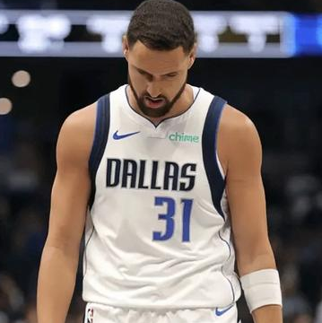 克莱汤普森：总有一天我们会恢复健康的。克莱汤普森谈到了球队近期糟糕的战绩，他表示