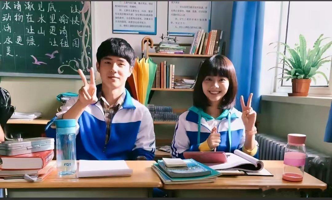 都说一眼万年邓为，谭松韵最近的新剧《兰香如故》在今夏也真的是杀疯了。一部剧因为剧
