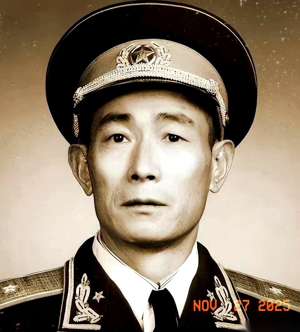 陈赓当年那一拍桌子，直接把气氛拉满了：“想升团长？行！先去给我干两件要命的私活！