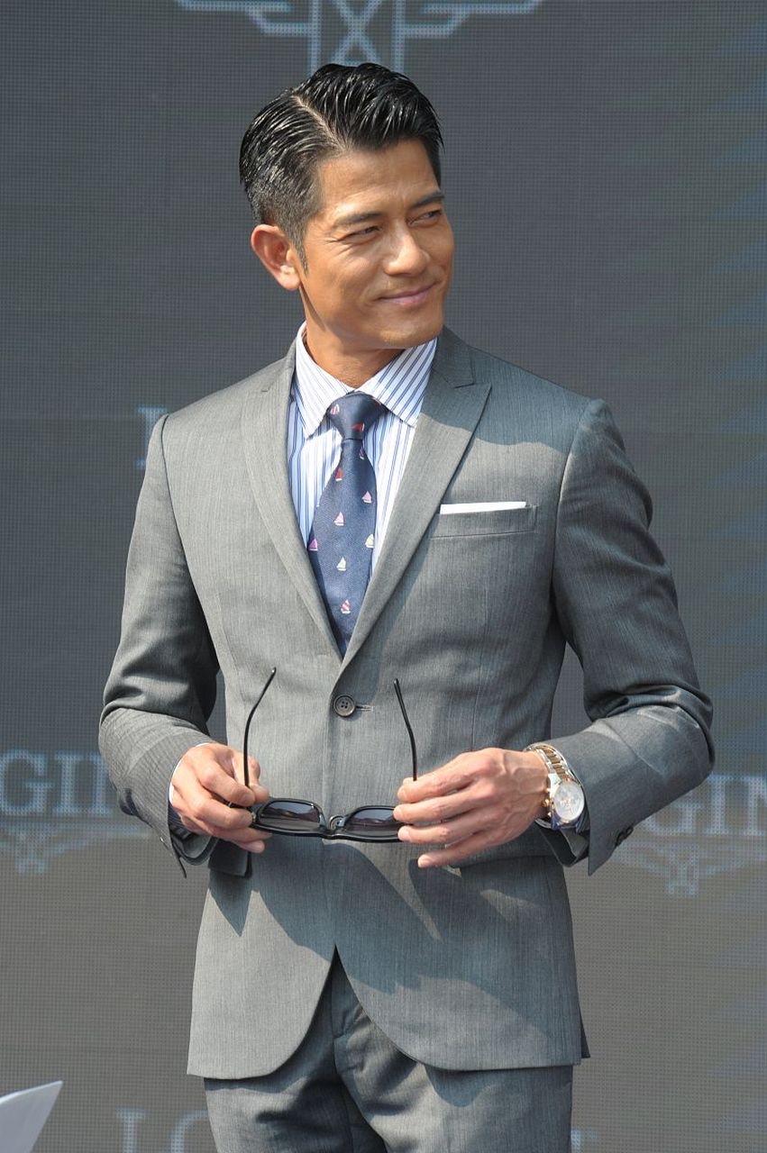 59岁郭富城称自己早上五六点才睡，每天吃一餐半，这个习惯已持续十几年，他和小22