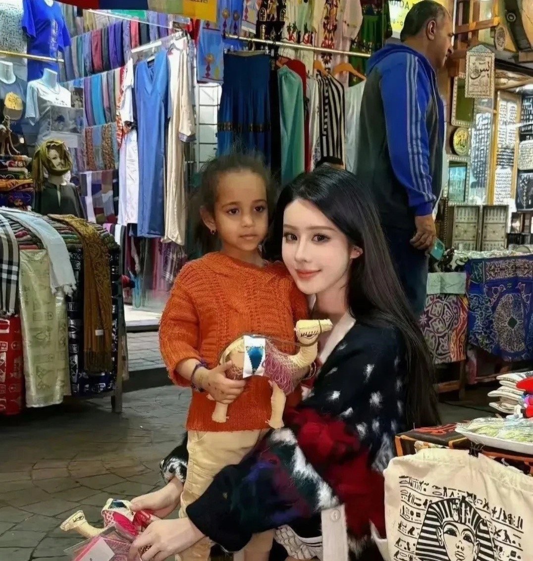 没想到韦雪这么美，怪不得她那么成功。