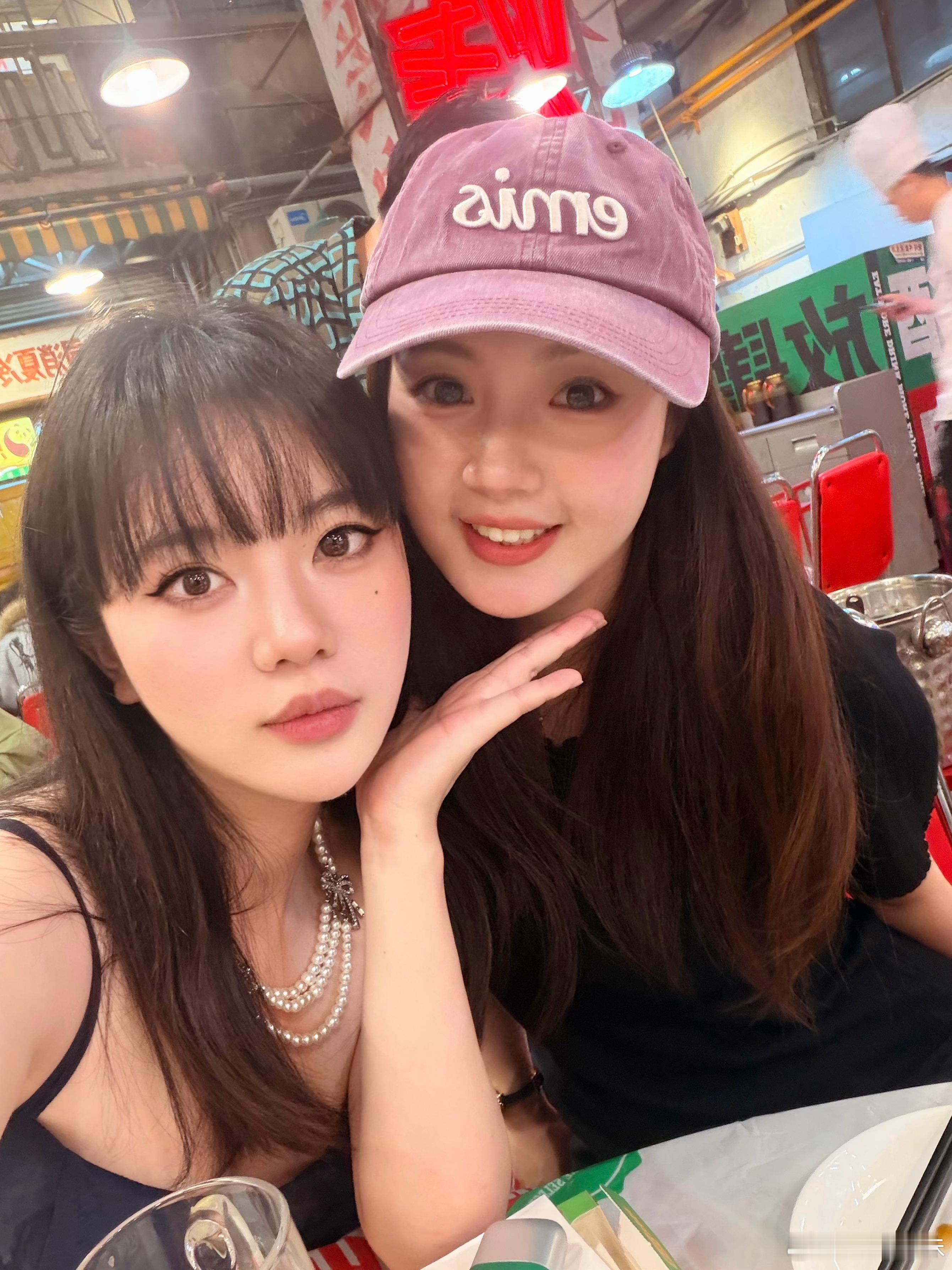 相当漂亮俩女的​​​
