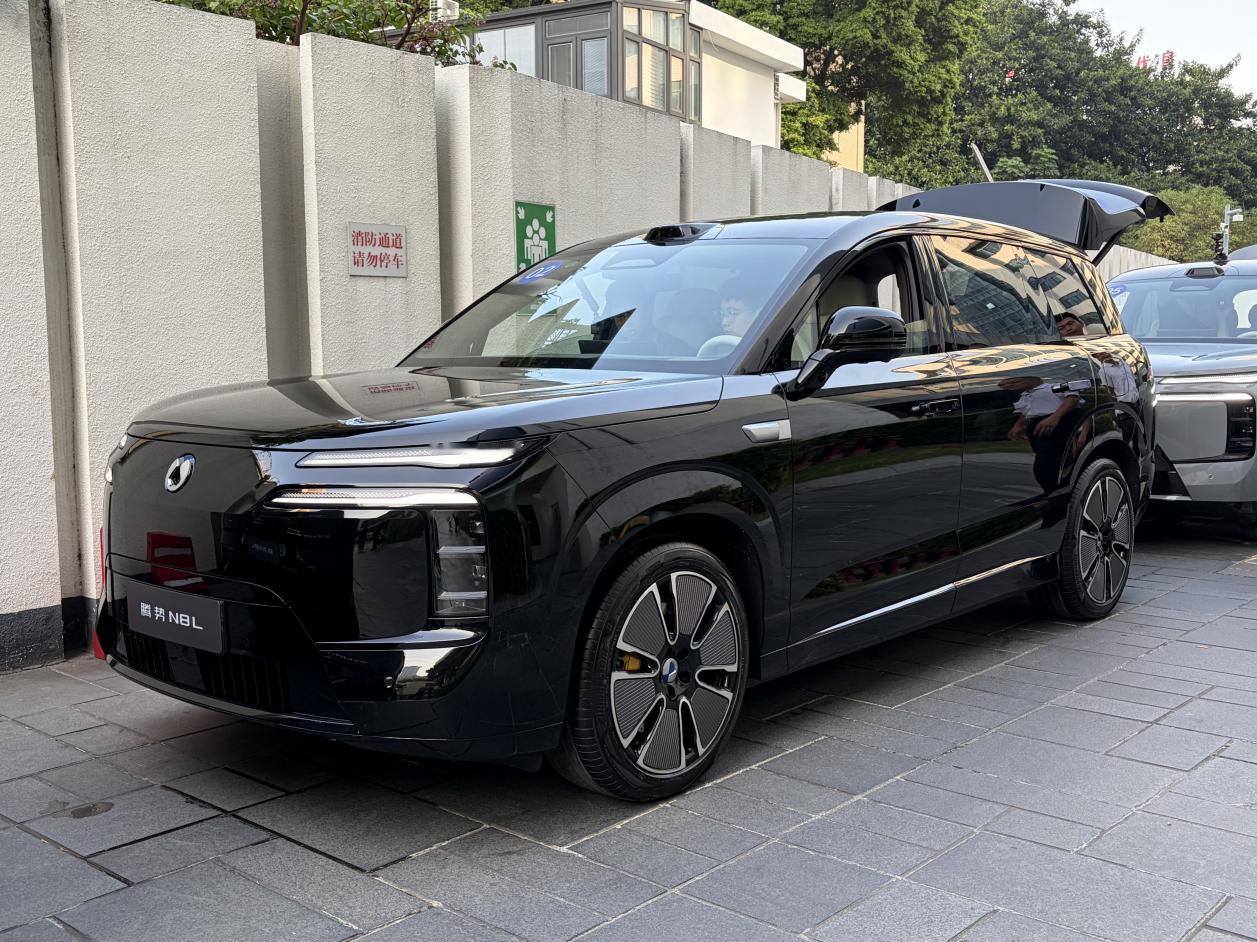 腾势11月交付1.3万+，环比同比都增长超30%，最直观的就是N8L上量了，首个