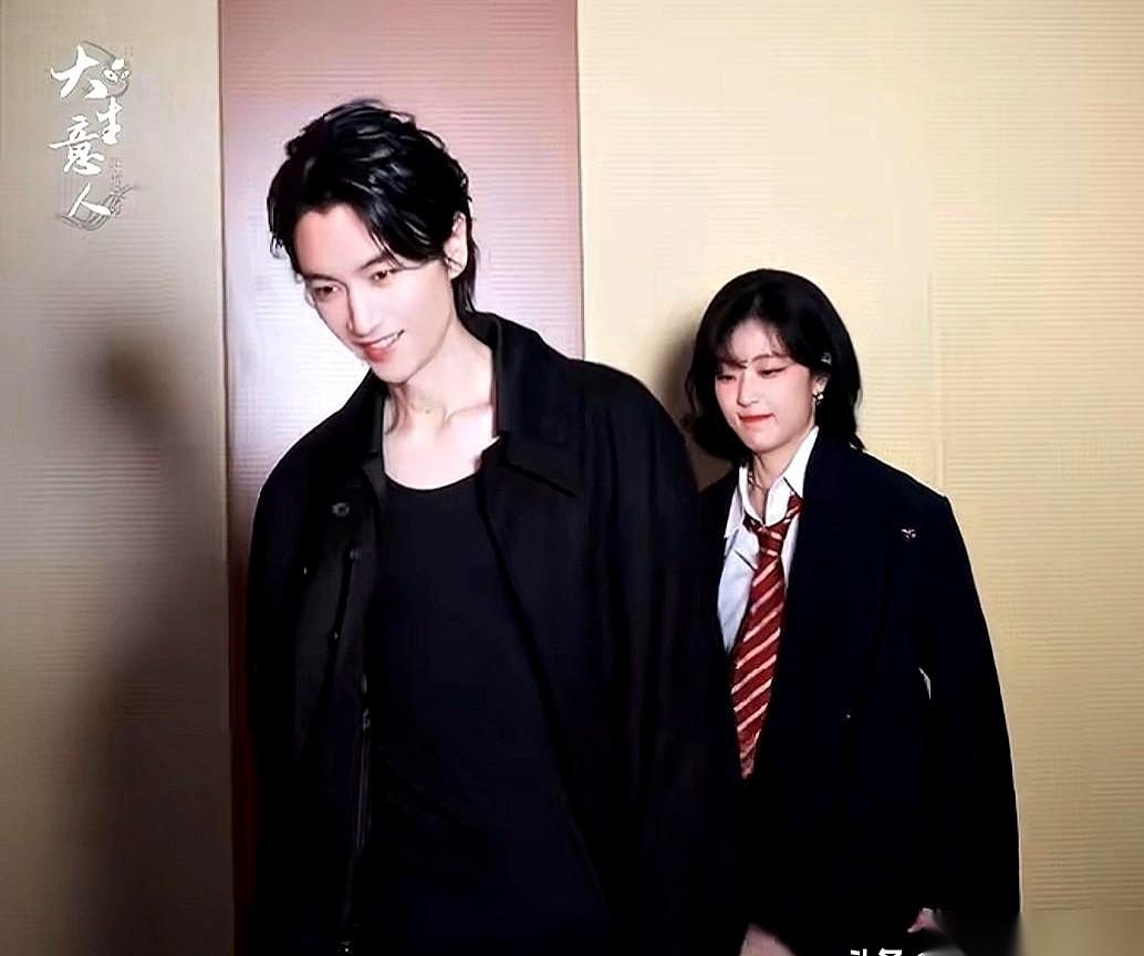 陈晓的眼睛，终于又亮了。这么多年了，我就没见过他在戏里，能跟哪个女演员碰撞出这