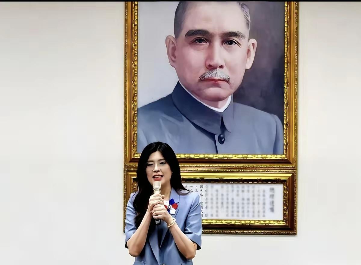11月12号，国民党出了个百年难遇的巧合——缔造者和新掌舵人，不仅同一天生日，连