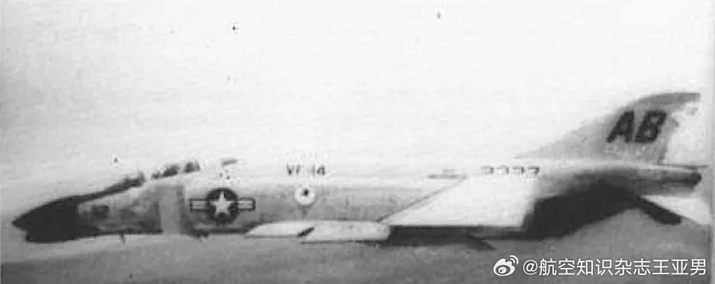 #航空创作计划#叠着机翼的海军鬼怪还能飞，你见过没？1966年5月10日，美国