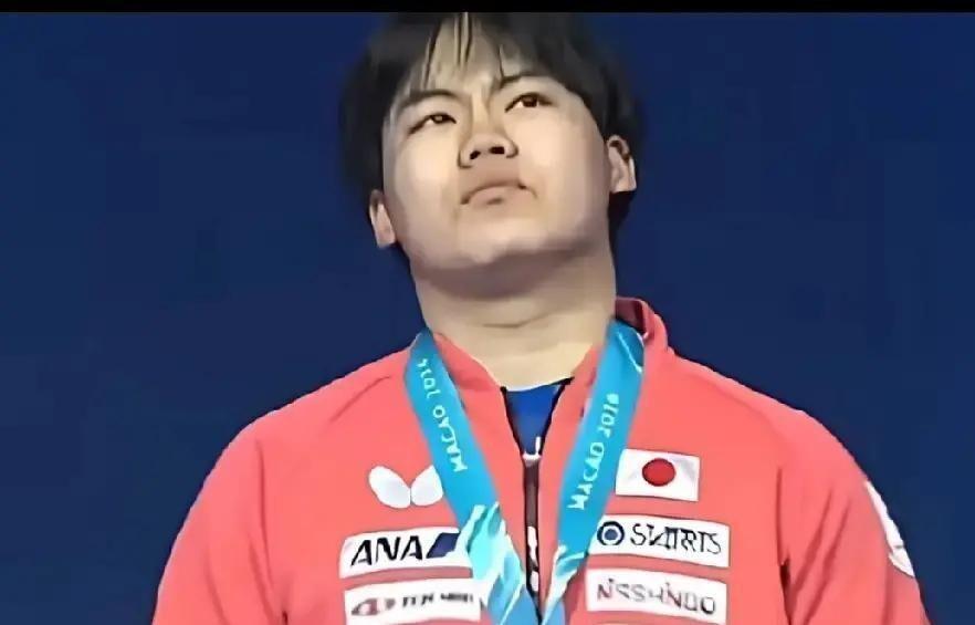 松岛辉空赛后怒斥闪光灯干扰引爆乒乓圈。世界排名第3的19岁日本选手，在WTT澳门