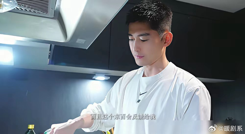 42岁张翰，卖掉4600万法拉利，辞退了所有助理。曾经的霸总，开700万兰博基