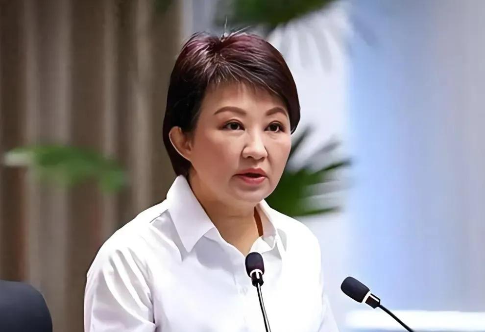 卢秀燕还没当国民党党主席，说话就彻底暴露出国民党以武谋独的野心。卢秀燕最近突然