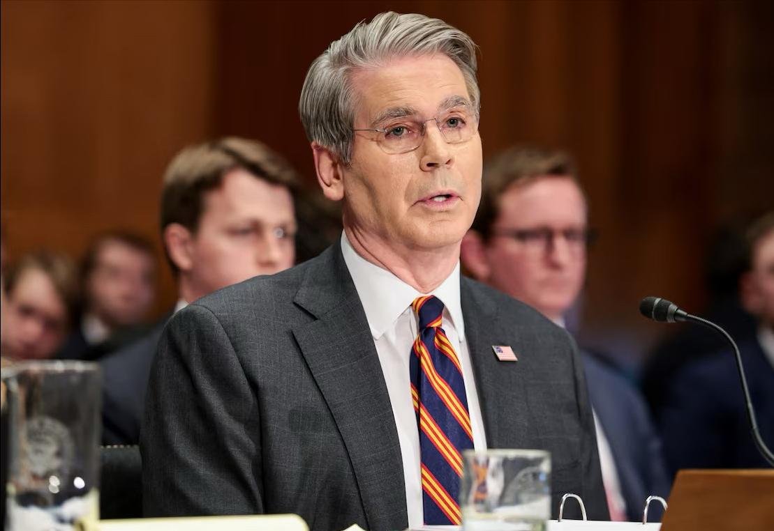 美国主动找中国了当地时间2月9日，美国财长贝森特公开承认：在上周，美国派出了