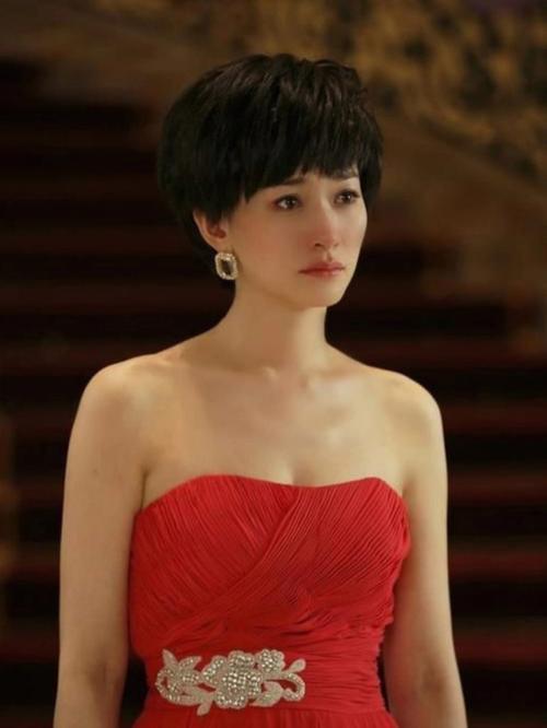 第一次好好看李小冉戏，是这部十五年前的《大丈夫》，当时她也35岁了。她搭档王