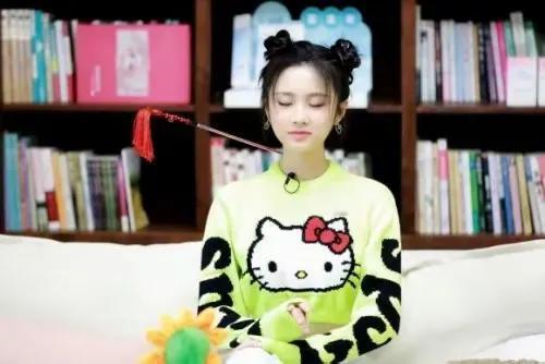 张慧雯这孩子心好纯净，娱乐圈清流。