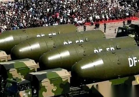 你猜怎么着？以前只听说大西北戈壁滩上，咱们在狂“种蘑菇”。现在，连东部的深山