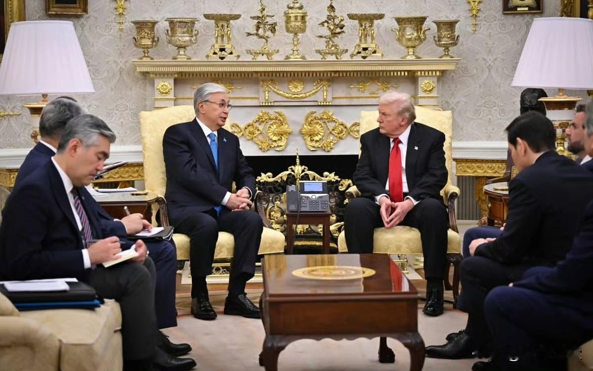 哈萨克斯坦访问白宫，宣布加入“亚伯拉罕协议”11月6日，哈萨克斯坦总统哈斯穆