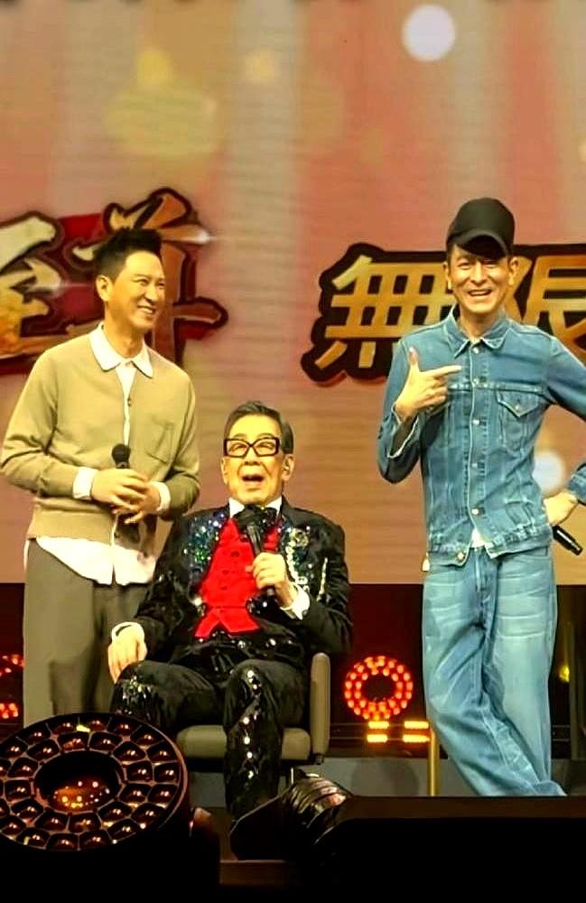 张学友宁愿不登台，也不想和刘德华同框。94岁胡枫红馆开唱，连唱5小时破纪录，