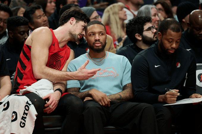 什么鬼？利拉德还是把自己当成开拓者的老大吗？利拉德：阿夫迪亚是最适合与我搭档