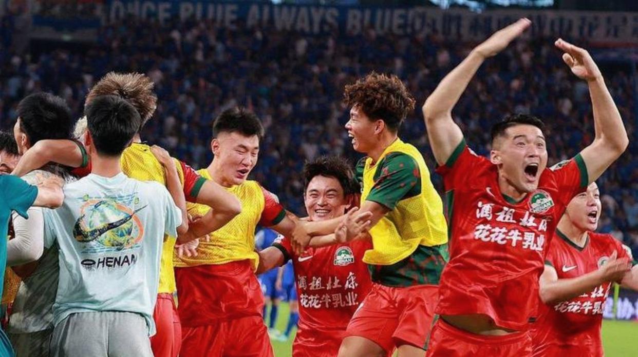 海港明年超级杯会不会三连亚？足协杯河南底线就是冠军！申花球迷应该会去苏州为河南加