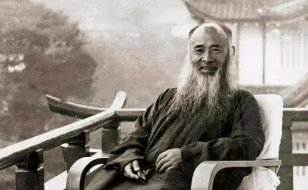 1916年，半夜三更，18岁的张大千被土匪绑架了，土匪要他3000大洋赎金，张大