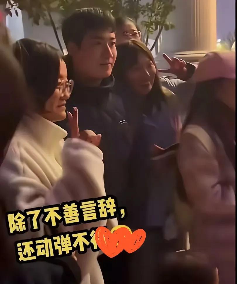 梁靖崑也是很招人喜欢的乒超联赛第三阶段新疆即将开打梁甜甜抵达乌鲁木齐那