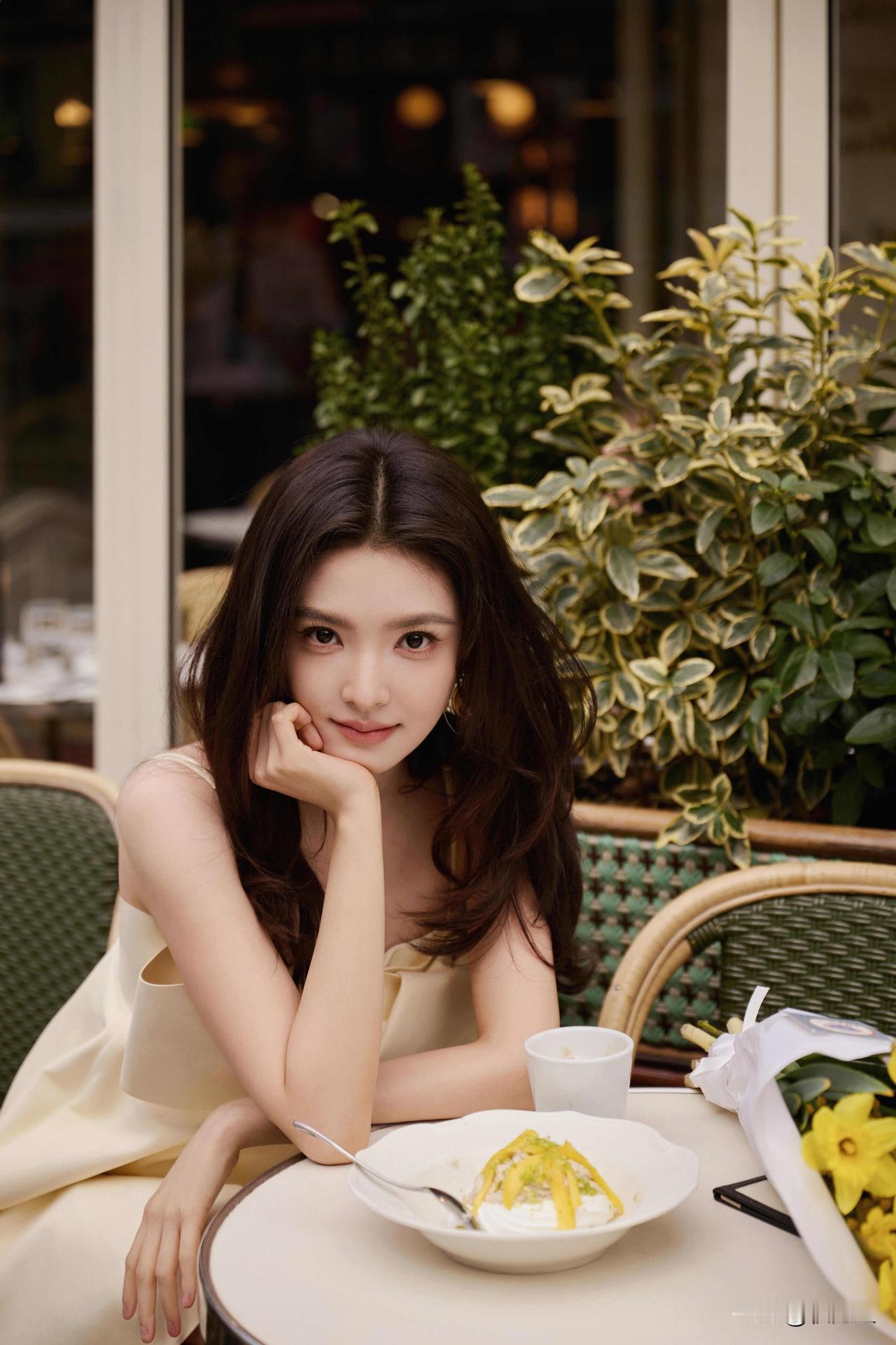 章若楠-巴黎时装周街拍颜值身材天花板360度无死角