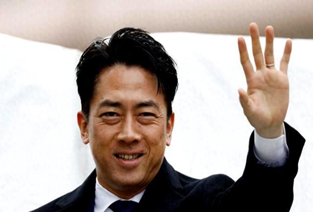 醉翁之意不在酒！小泉高调拉拢岛国，真正要堵的是中国哪条路？2月22日至2