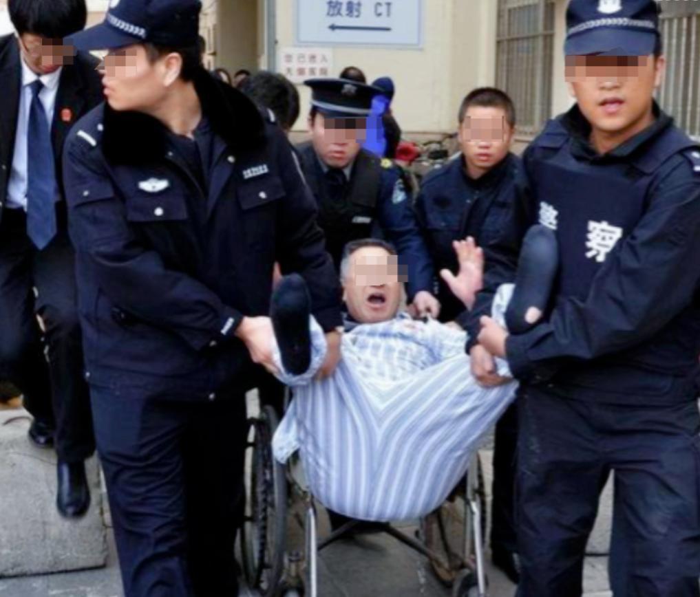 2015年，在京煤集团总医院霸占了病床3年的“钉子户”，被法院强制腾退床位，然而