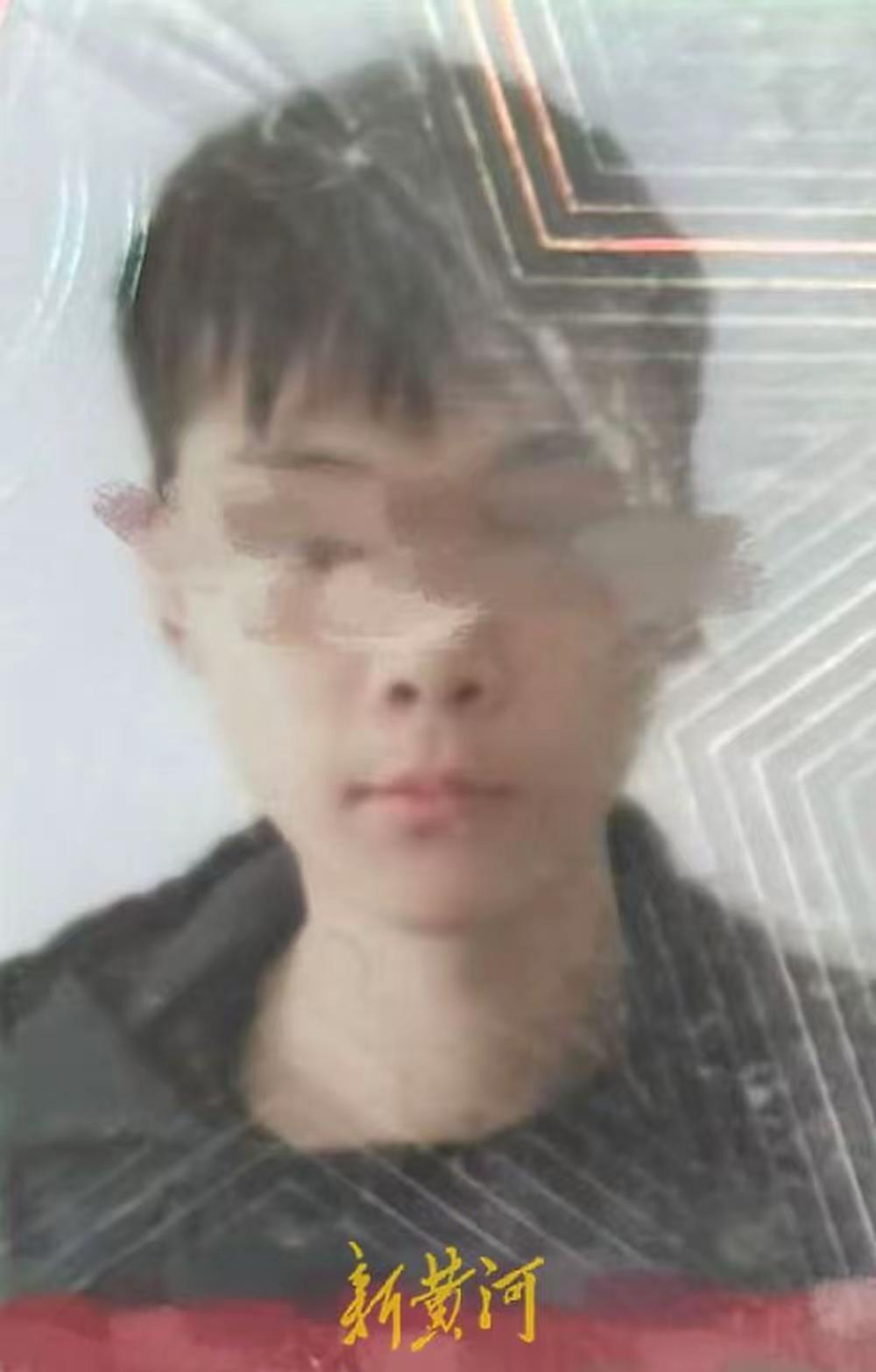 25岁操作工跳楼身亡，因多次请辞照顾偏瘫母亲遭拒？坠楼前曾与主管通话，涉事主管回