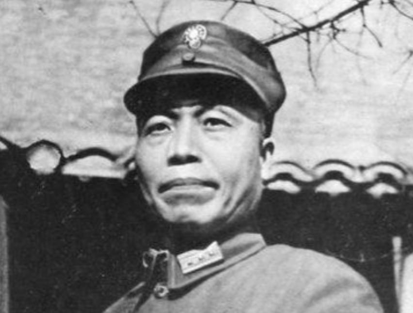 1938年台儿庄，全师伤亡七成，师长哭着求撤！李宗仁一句话："援军明天就到！"全
