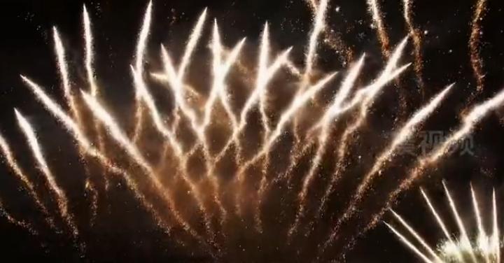 2025年跨年，浏阳烟花仪式感简直拉满！“世界花炮之都”的烟花秀点亮了跨年夜的夜