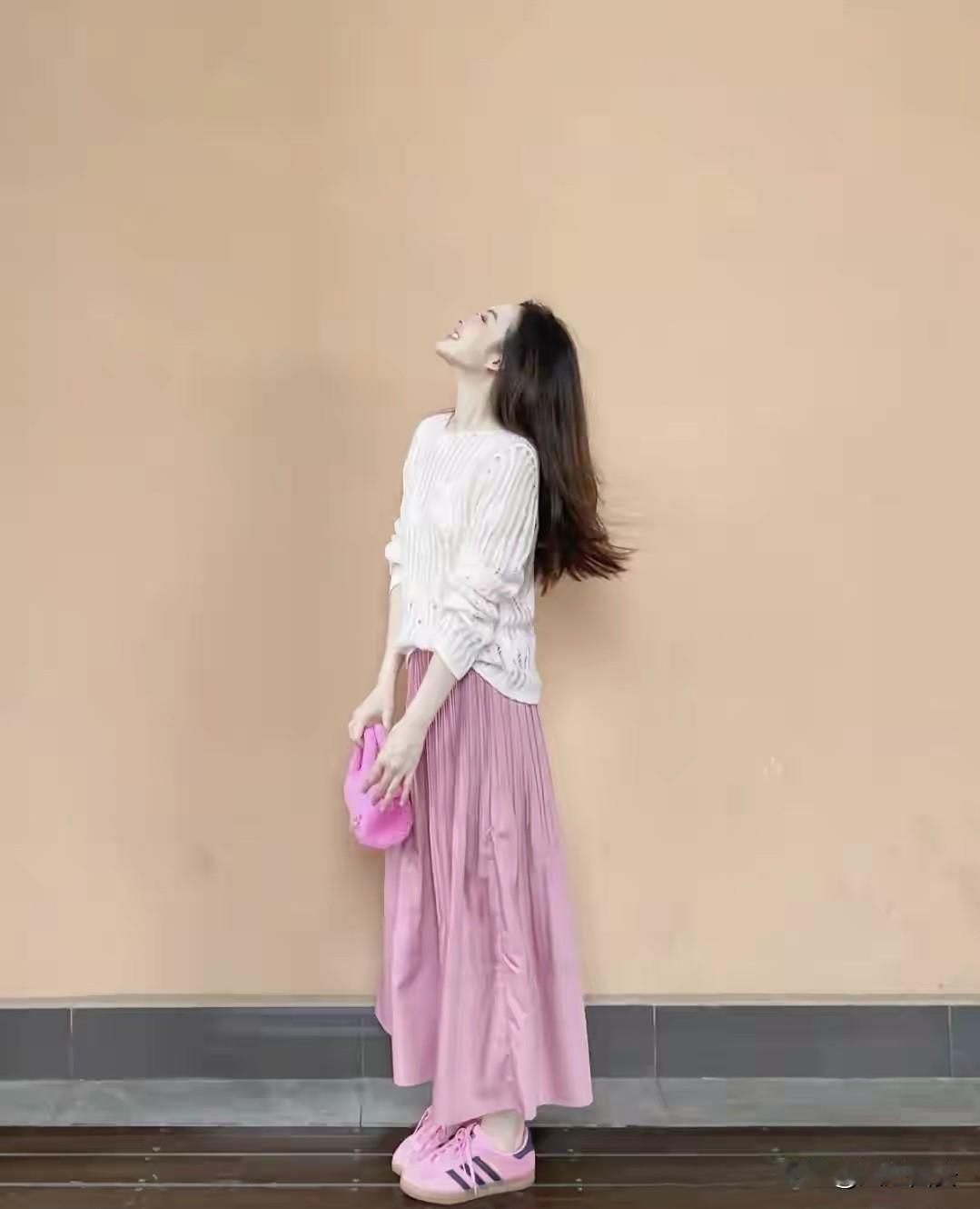 以前听到的是：穷养儿，富养女。理解是：养儿，就让儿子多吃苦。养女，