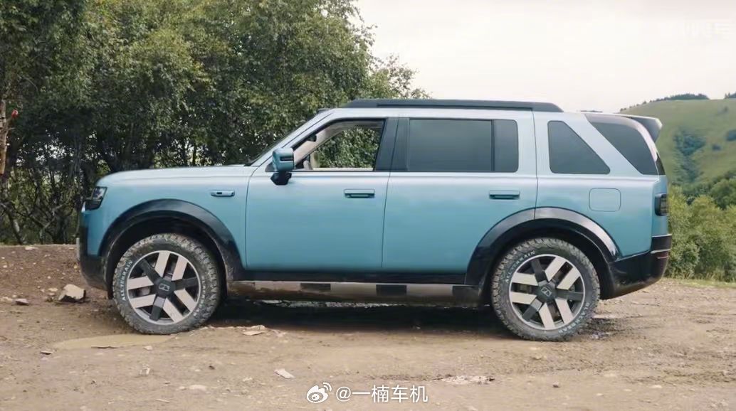 怎么说陈震也是专业车手，加上神行者8家加持，毫无压力啊。神行者全地形