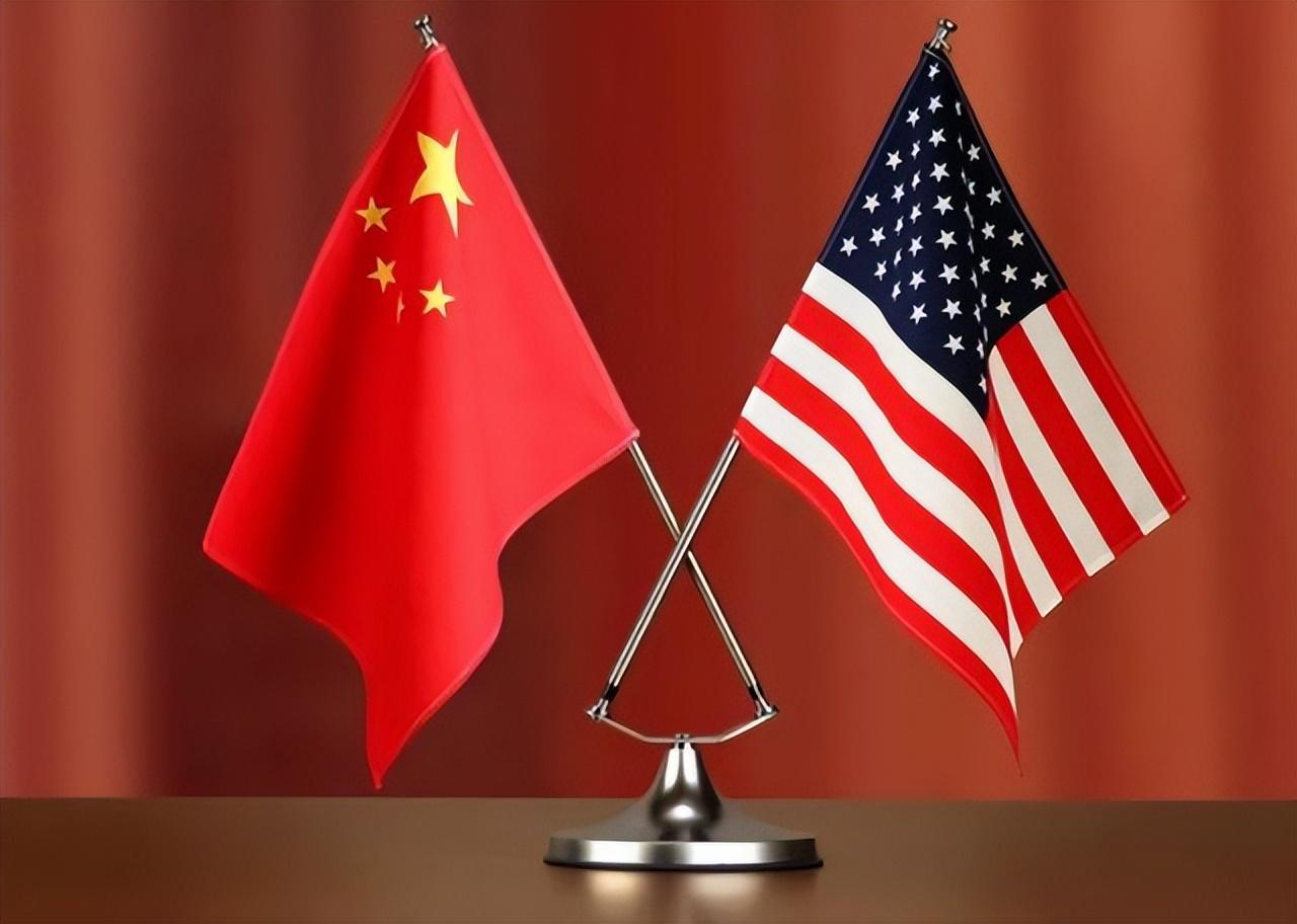 台湾国际战略学会执行长罗庆生今日发文写道：“各方都知道，今天的美国已不再是1个半