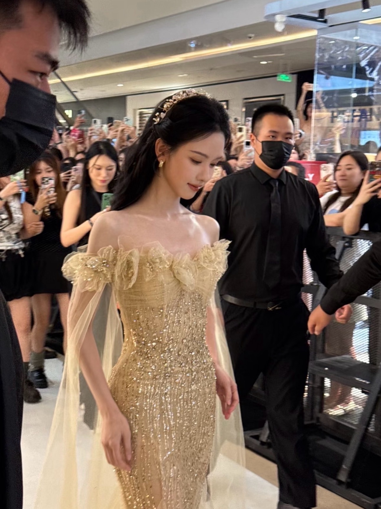 陈都灵完全是骨头都长得很漂亮啊​​​