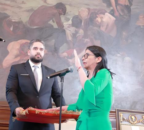 最近拉美的政坛，要论“戏精之最”，委内瑞拉绝对拿头牌。马杜罗刚刚被美国带去二