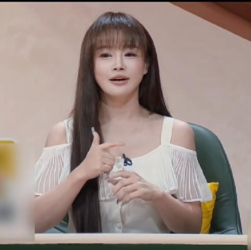 冉莹颖不再沉默，回应转移财产到娘家的传闻！邹市明两口子，因为上综艺自爆创业