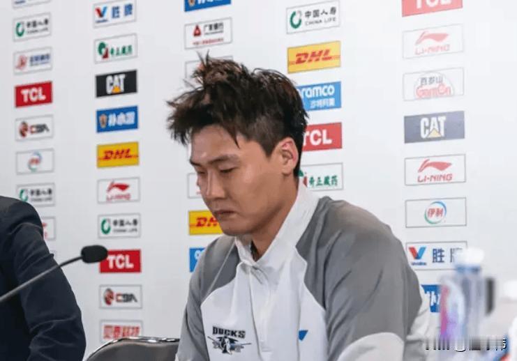 两罚不中很伤！赵睿谈输球：“细节出了问题。”“都是一些很小的问题。”